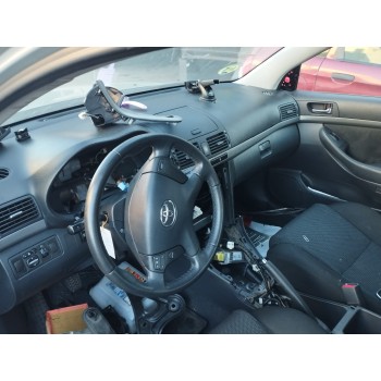 toyota avensis berlina (t25) del año 2007