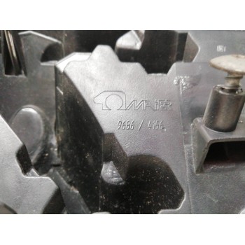 Recambio de rejilla delantera para peugeot 207 sport referencia OEM IAM 96864156  