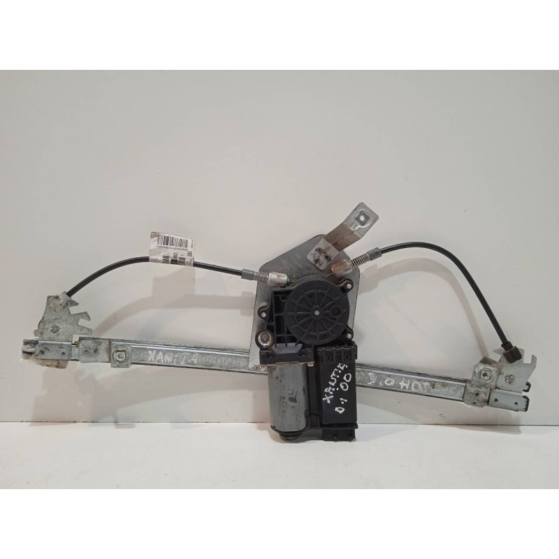 Recambio de elevalunas delantero izquierdo para citroën xantia berlina 2.0 hdi referencia OEM IAM 0130821747  