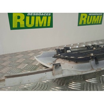 Recambio de rejilla delantera para opel astra f berlina básico referencia OEM IAM 90452416  