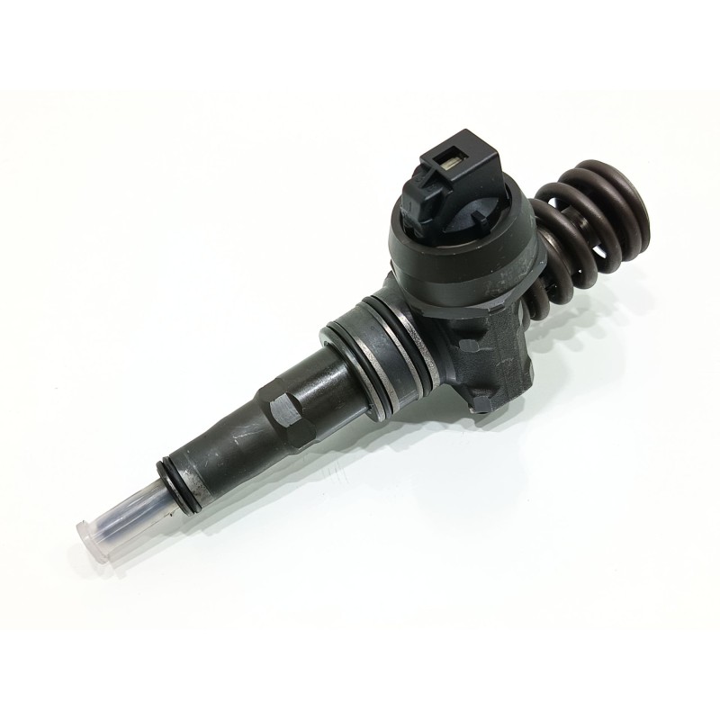 Recambio de inyector para volkswagen polo (9n3) advance referencia OEM IAM 038130073BN  