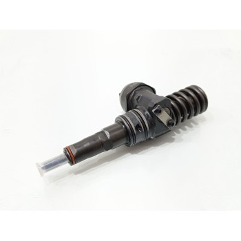 Recambio de inyector para volkswagen passat berlina (3b3) highline referencia OEM IAM 038130073BA  
