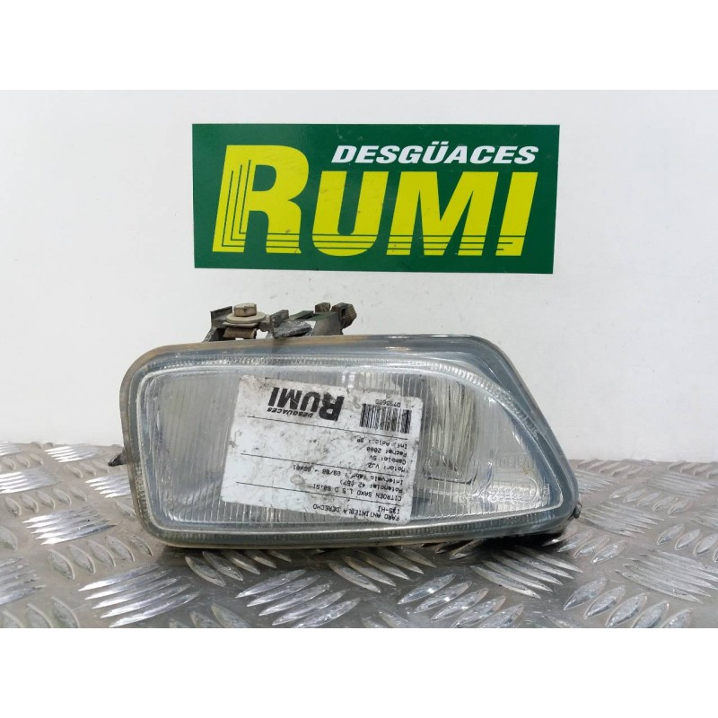 Recambio de faro antiniebla derecho para citroën saxo 1.1 furio referencia OEM IAM   