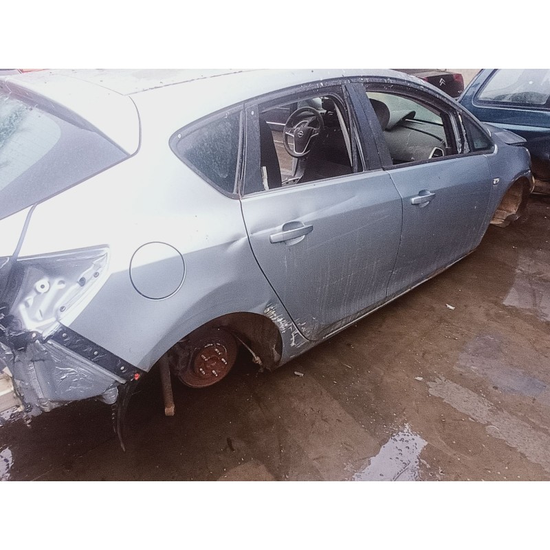 opel astra j lim. del año 2010