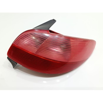 Recambio de piloto trasero derecho para peugeot 206 berlina xn referencia OEM IAM 2531D  