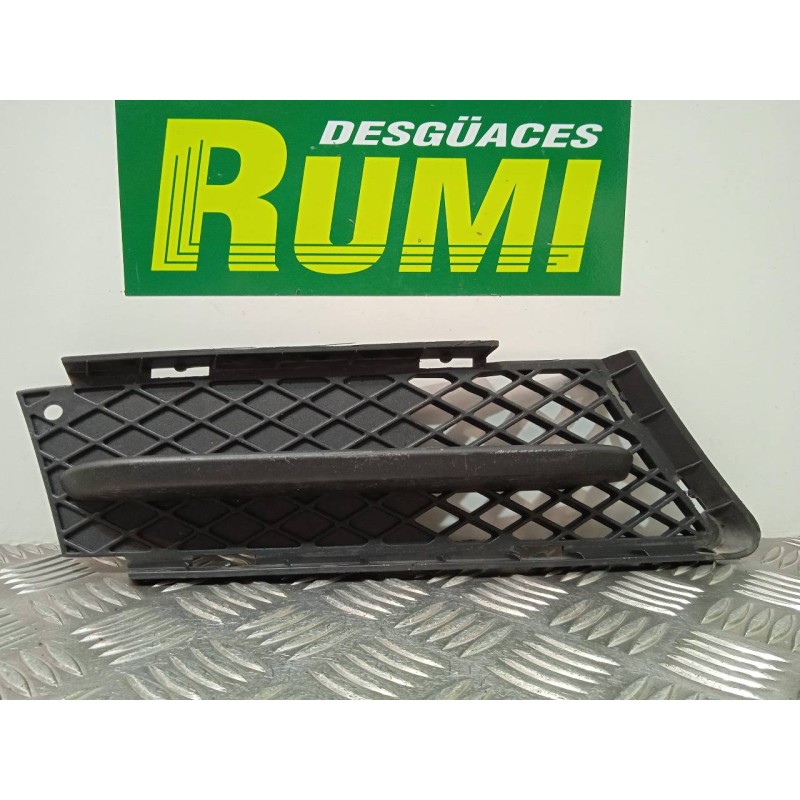 Recambio de rejilla paragolpes derecha para bmw serie 3 berlina (e90) 320d referencia OEM IAM 51117154552 22944911 7154552