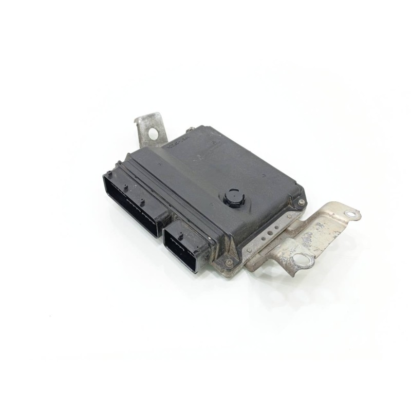 Recambio de centralita motor uce para toyota yaris active referencia OEM IAM 896610DB00  