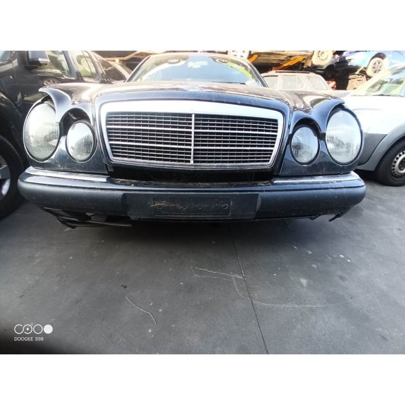 MERCEDES-BENZ CLASE E (W210) BERLINA