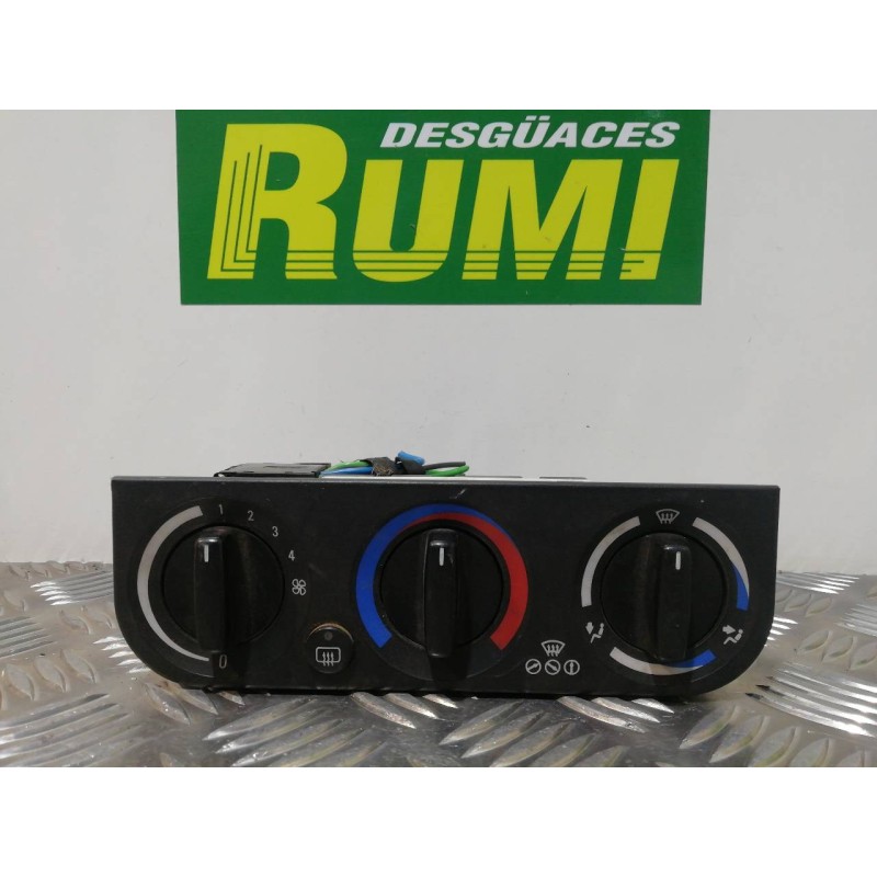 Recambio de mando calefaccion / aire acondicionado para bmw serie 3 berlina (e36) 318tds referencia OEM IAM 64111393870 E3613938