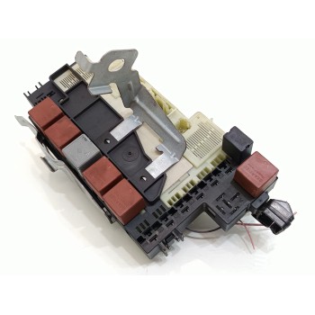 Recambio de caja reles / fusibles para renault clio ii fase i (b/cbo) 1.2 alize referencia OEM IAM P7700429664F  