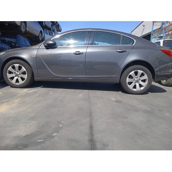 opel insignia berlina del año 2010