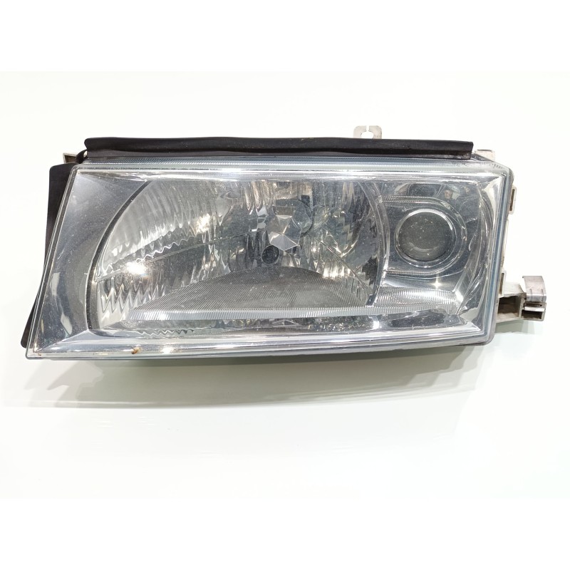 Recambio de faro izquierdo para skoda octavia berlina (1z3) tour referencia OEM IAM YU3X13006  
