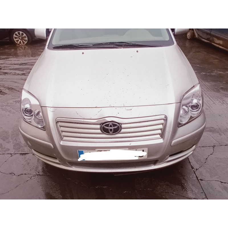 toyota avensis wagon (t25) del año 2004