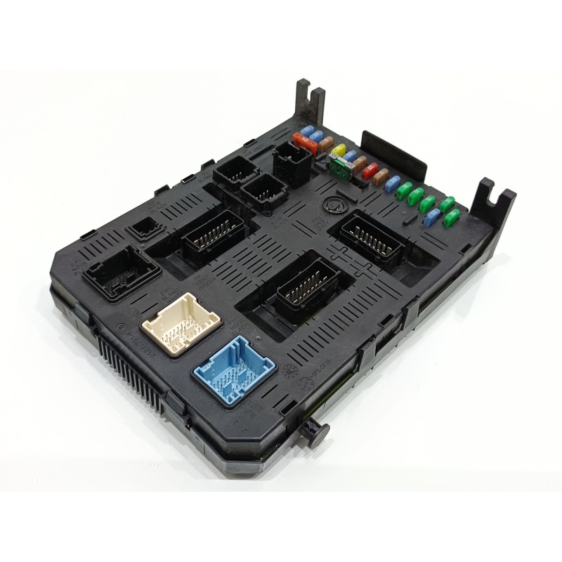 Recambio de caja reles / fusibles para citroën c4 berlina collection referencia OEM IAM 9660105980  