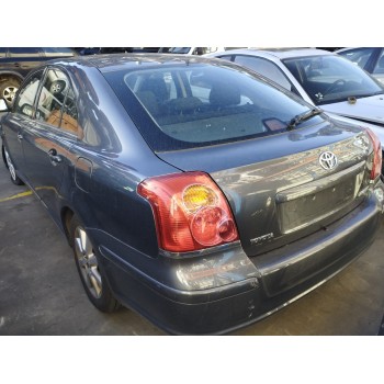 toyota avensis berlina (t25) del año 2006
