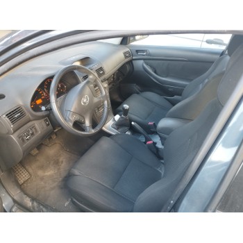 toyota avensis berlina (t25) del año 2006