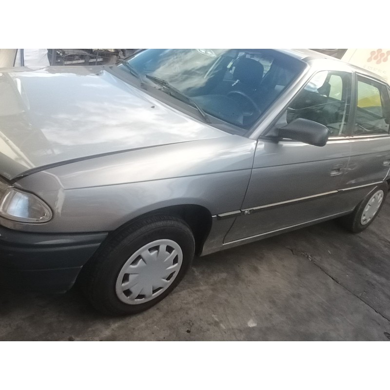 opel astra f berlina del año 1995