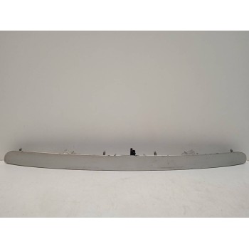 Recambio de molduras traseras para renault clio grandtour dynamique referencia OEM IAM 8200883011  