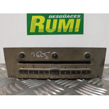 Recambio de sistema audio / radio cd para renault megane ii berlina 5p confort dynamique referencia OEM IAM 8200505121A 82005051