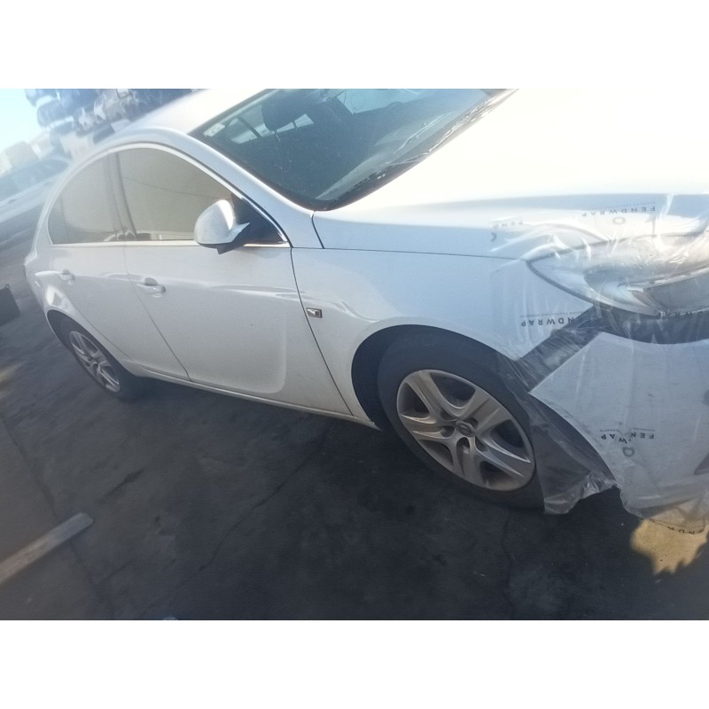 opel insignia berlina del año 2010