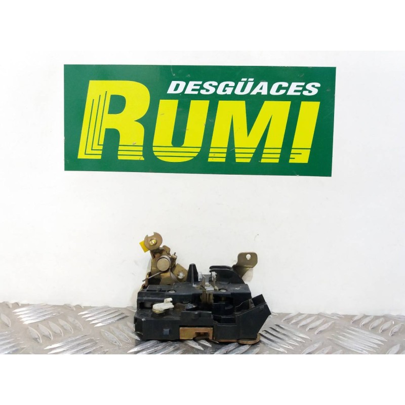 Recambio de cerradura puerta delantera derecha para renault kangoo (f/kc0) authentique oasis referencia OEM IAM   