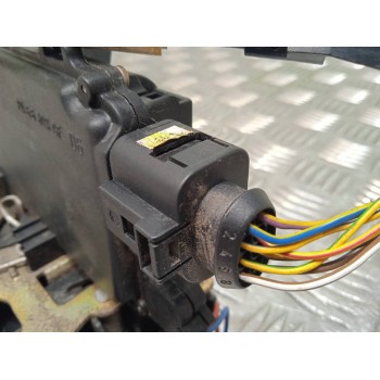 Recambio de cerradura puerta delantera derecha para seat toledo (1m2) select referencia OEM IAM 38183701  