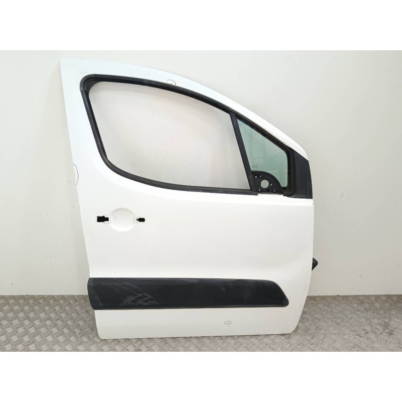 Recambio de puerta delantera derecha para peugeot partner kasten confort l1 referencia OEM IAM   