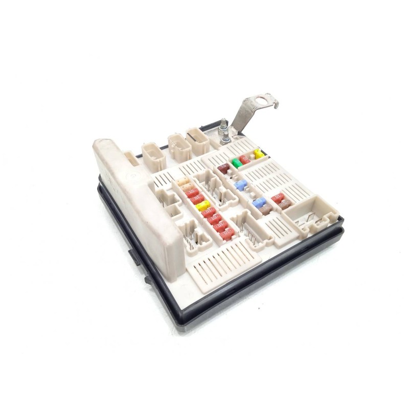 Recambio de caja reles / fusibles para renault megane ii berlina 5p exception referencia OEM IAM 8200481866 8200481866K  