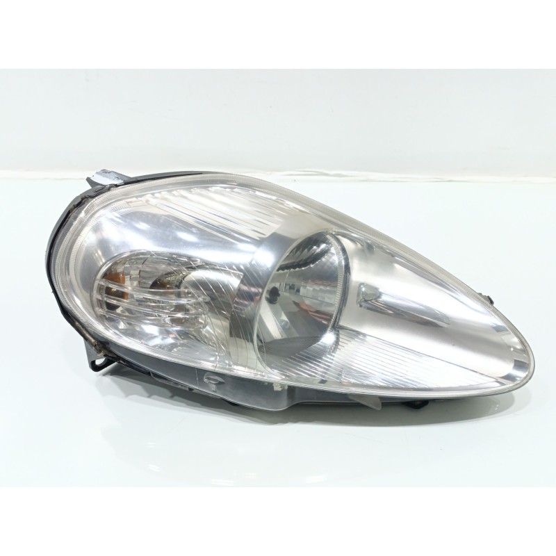 Recambio de faro derecho para fiat grande punto (199) 1.3 16v multijet active (55kw) referencia OEM IAM 89101388  