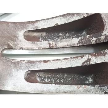 Recambio de llanta para citroën c-elysée exclusive referencia OEM IAM 9677100677  