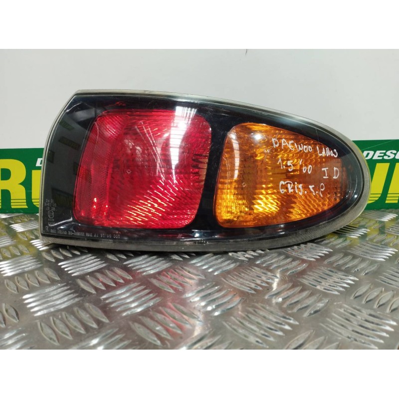 Recambio de piloto trasero derecho para daewoo lanos 1.5 cat referencia OEM IAM 305896R  