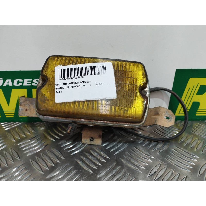 Recambio de faro antiniebla derecho para renault 5 (b/c40) referencia OEM IAM   