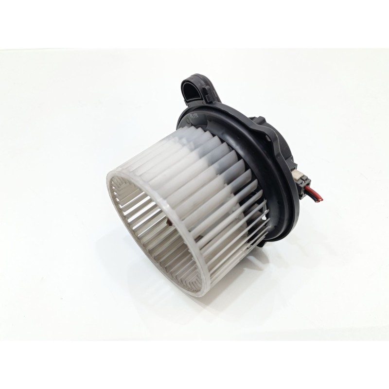 Recambio de motor calefaccion para hyundai i30 cw trend referencia OEM IAM F00S33F023  