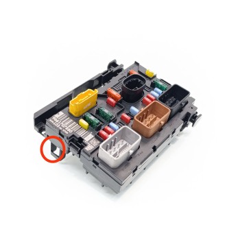 Recambio de caja reles / fusibles para citroën c3 1.4 16v collection referencia OEM IAM 9661707880  