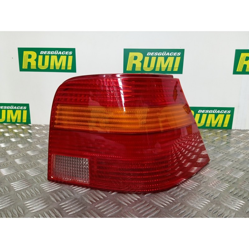 Recambio de piloto trasero derecho para volkswagen golf iv berlina (1j1) básico referencia OEM IAM 084411974RR 04736427 