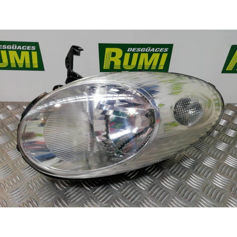 Recambio de faro derecho para nissan micra (k12e) acenta jordi labanda referencia OEM IAM 89900075 26010BC500 