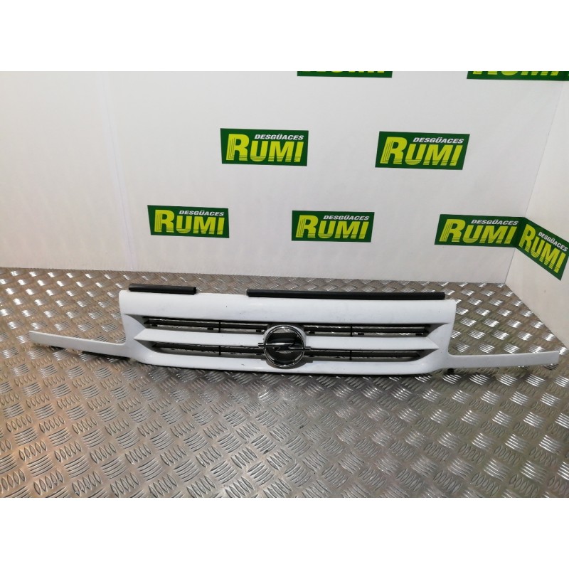 Recambio de rejilla delantera para opel astra f berlina eurocopa referencia OEM IAM   