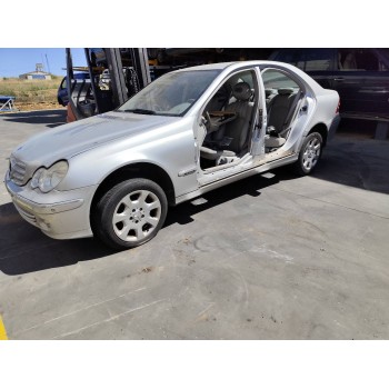 mercedes-benz clase c (w203) berlina del año 2004