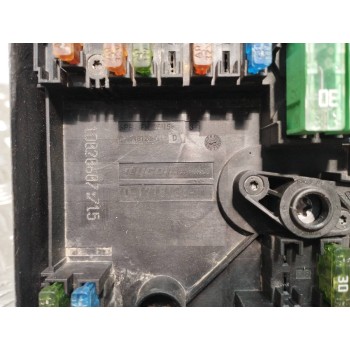 Recambio de caja reles / fusibles para volkswagen golf v berlina (1k1) trendline referencia OEM IAM 1K0937125A 017181301 1D02060