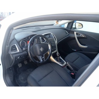 opel astra j lim. del año 2012