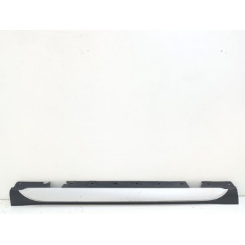 Recambio de faldon lateral para bmw x1 (e84) xdrive 23d referencia OEM IAM 51772990599  