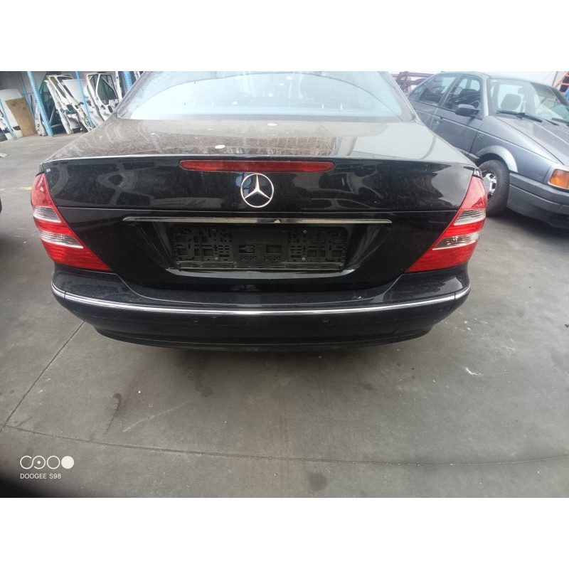 mercedes-benz clase e (w211) berlina del año 2005