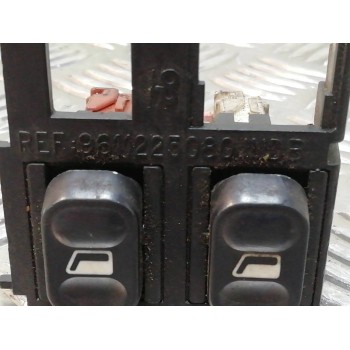 Recambio de mando elevalunas delantero izquierdo para citroën xantia berlina 1.9 td exclusive referencia OEM IAM 9611225080  