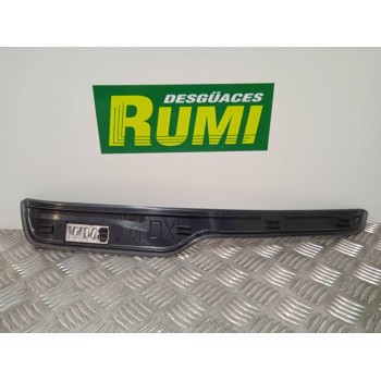 Recambio de guarnecido puerta trasera derecha para bmw serie 3 berlina (e90) 320d referencia OEM IAM 51477060286  