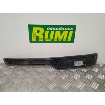Recambio de guarnecido puerta trasera izquierda para bmw serie 3 berlina (e90) 320d referencia OEM IAM 51477060285  