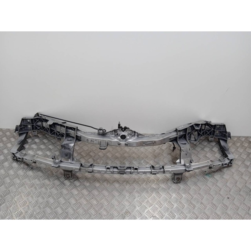 Recambio de panel frontal para ford focus berlina (cap) ghia referencia OEM IAM 4M518B041  