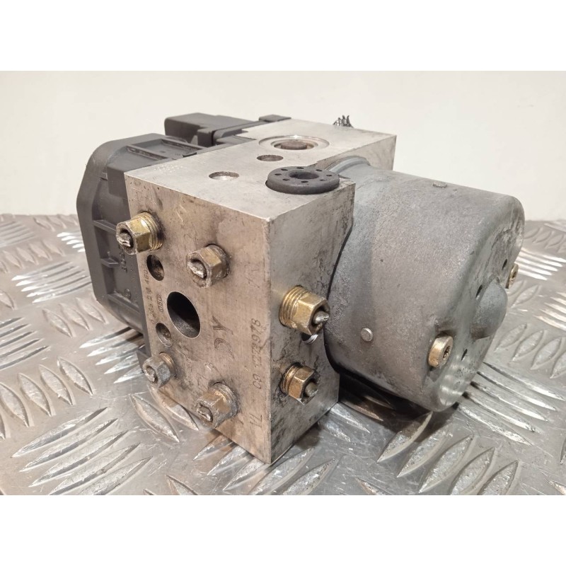 Recambio de abs para opel omega b design edition berlina referencia OEM IAM 0265216460 09127978 0273004207