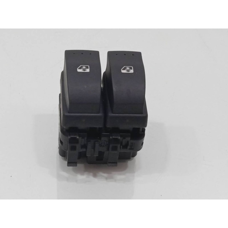 Recambio de mando elevalunas delantero izquierdo para renault clio ii fase ii (b/cb0) referencia OEM IAM 060045C  