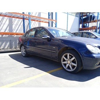 mercedes-benz clase c (w203) berlina del año 2001