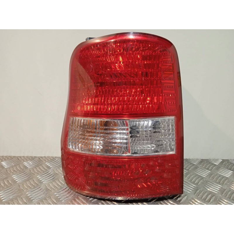 Recambio de piloto trasero izquierdo para kia carnival ii 2.9 cdri ex referencia OEM IAM   